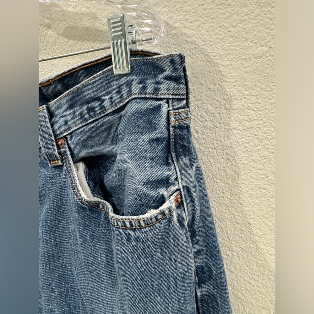 Levi’s Men’s 501 Straight Fit 100% Cotton Button Fly Denim Blue Jeans Size 38 - Picture 10 of 16